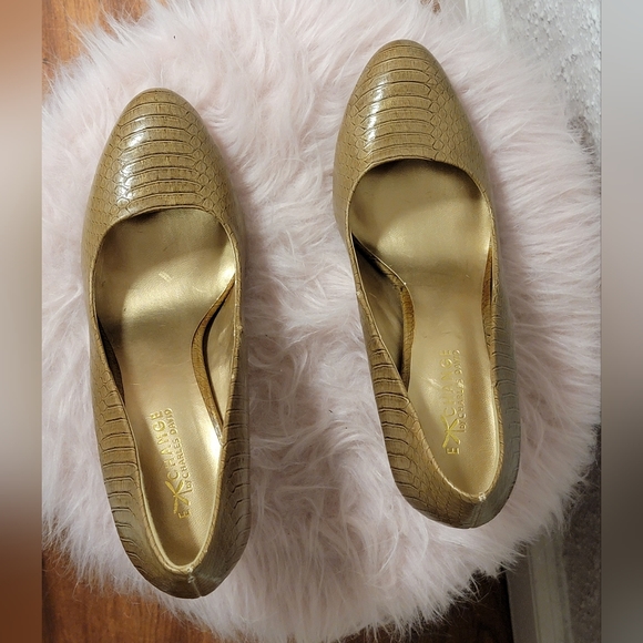 Exchange by Charles David - Women's Tan Heels - Picture 5 of 9